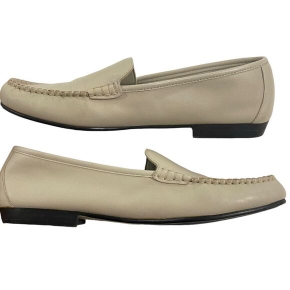 Mootsies Tootsies Piccalo Cream Colored Leather‎ Loafers - Size 9 - Picture 4 of 5